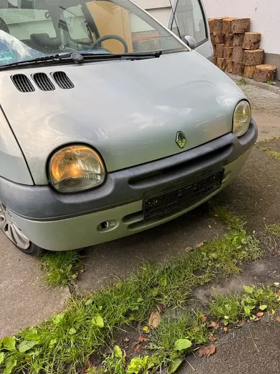 Gebraucht Renault Twingo Authentique 58 PS (42 kW) 2001 Silber Kleinwagen
