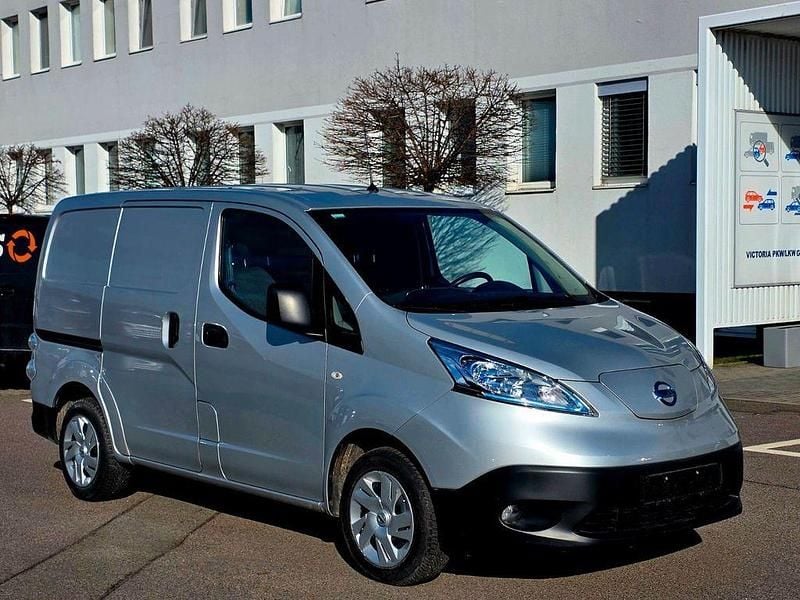Gebraucht Nissan e-NV200 Comfort 80 kW (109 PS) 2021 Silber Van / Kleinbus