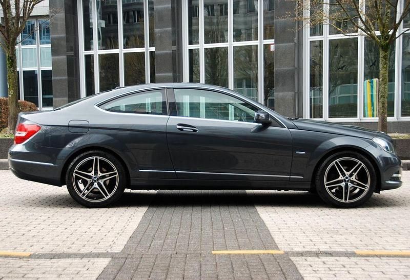 Gebraucht Mercedes C180 156 PS (114 kW) 2012 Grau Coupé