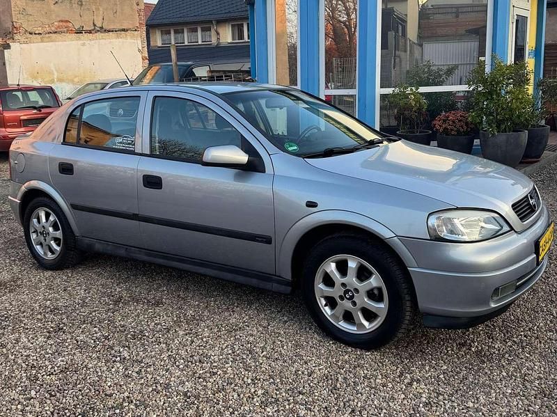 Silber Gebraucht 2000 Opel Astra Comfort Limousine | 1.190 € (Guter Preis) - Bild 1/4