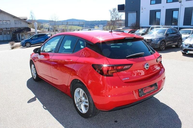 Second-hand Opel Astra 125 CP (91 kW) 2016 Roșu Berlinǎ