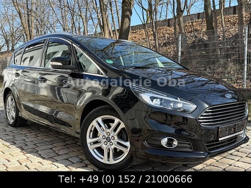 Gebraucht Ford S-MAX Titanium 179 PS (131 kW) 2016 Schwarz Van / Kleinbus