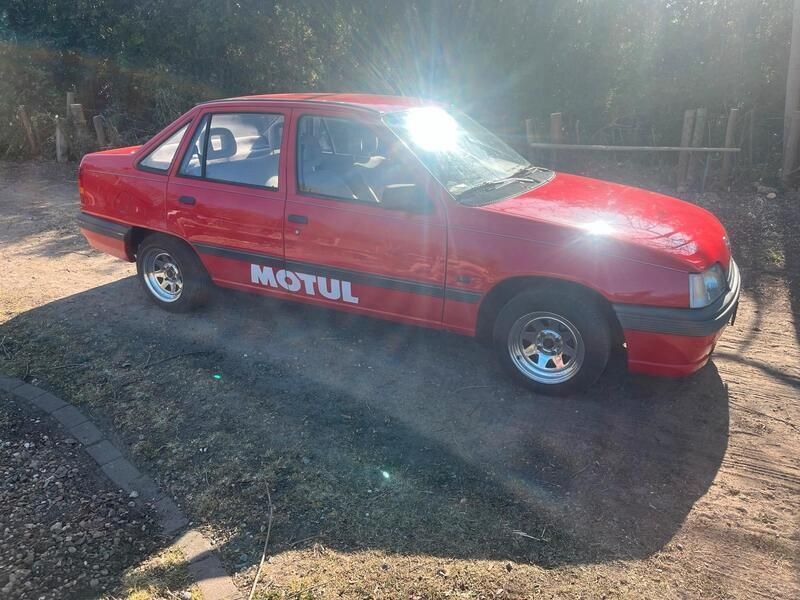 Rot Gebraucht 1991 Opel Kadett Limousine | 2.500 € - Bild 1/3