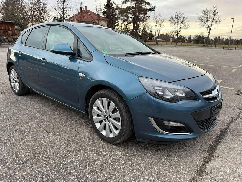 Gebraucht Opel Astra Active 140 PS (102 kW) 2013 Limousine