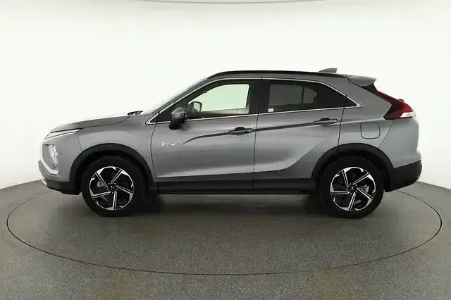 Second-hand Mitsubishi Eclipse Cross Plus 188 CP (138 kW) 2022 Argintiu SUV