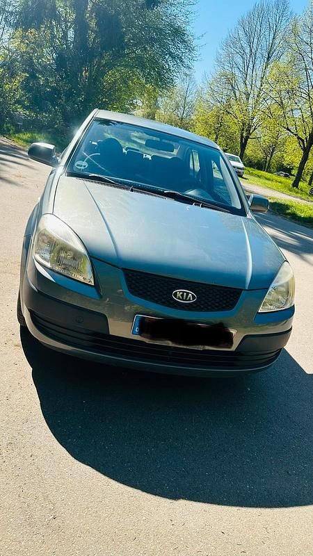 Usata Kia Rio 97 CV (71 kW) 2009 Grigio Berlina
