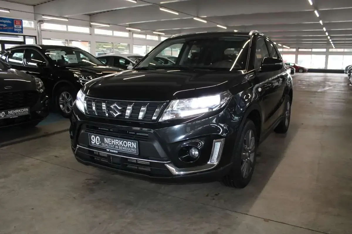 Gebraucht Suzuki Vitara Comfort 129 PS (94 kW) 2020 Schwarz SUV