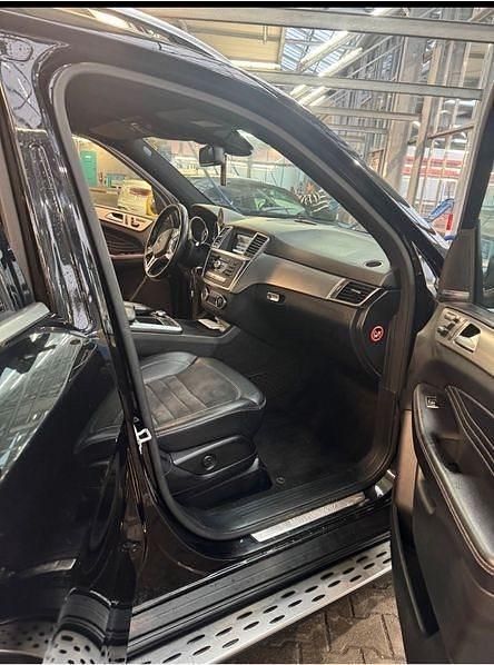 Gebraucht Mercedes ML350 258 PS (189 kW) 2014 Schwarz SUV