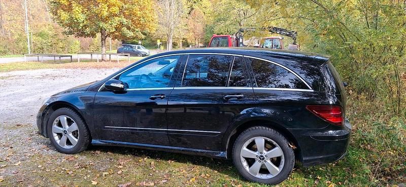 Schwarz Gebraucht 2008 Mercedes R280 Van / Kleinbus | 2.800 € (Guter Preis) - Bild 1/4