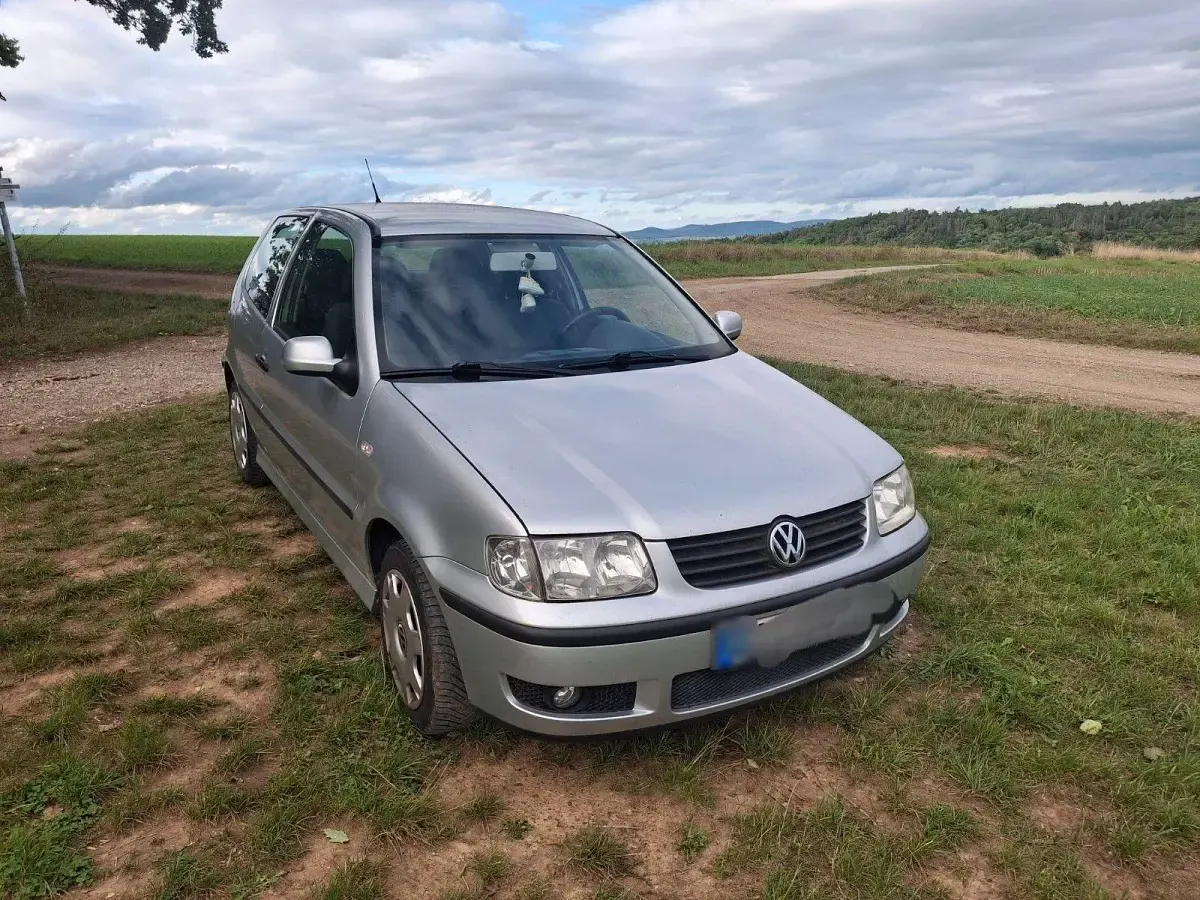 Brugt VW Polo Basis 75 HK (55 kW) 2001 Sølv Sedan