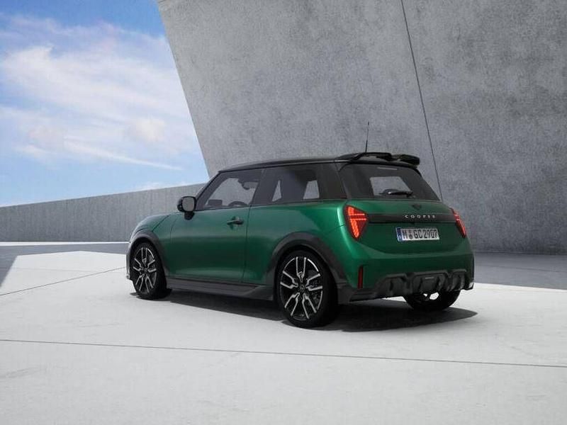 Second-hand Mini Cooper 114 kW (156 CP) 2025 Verde Hatchback