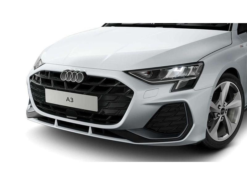 Gebraucht Audi A3 S-Line 150 PS (110 kW) 2025 Gletscherweiß metallic Limousine