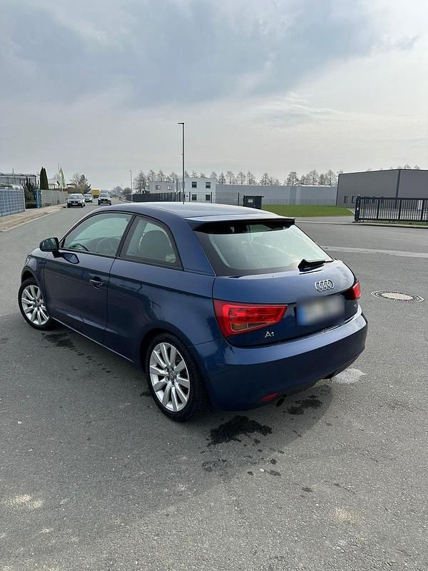 Second-hand Audi A1 90 CP (66 kW) 2012 Albastru Hatchback