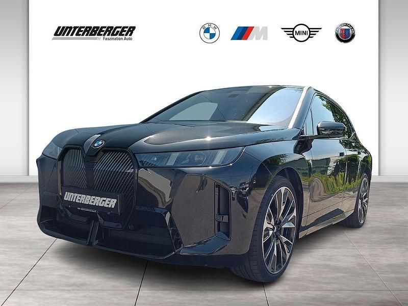Black sapphire Neu 2025 BMW iX M Sport SUV | 83.500 € (Fairer Preis) - Bild 1/4