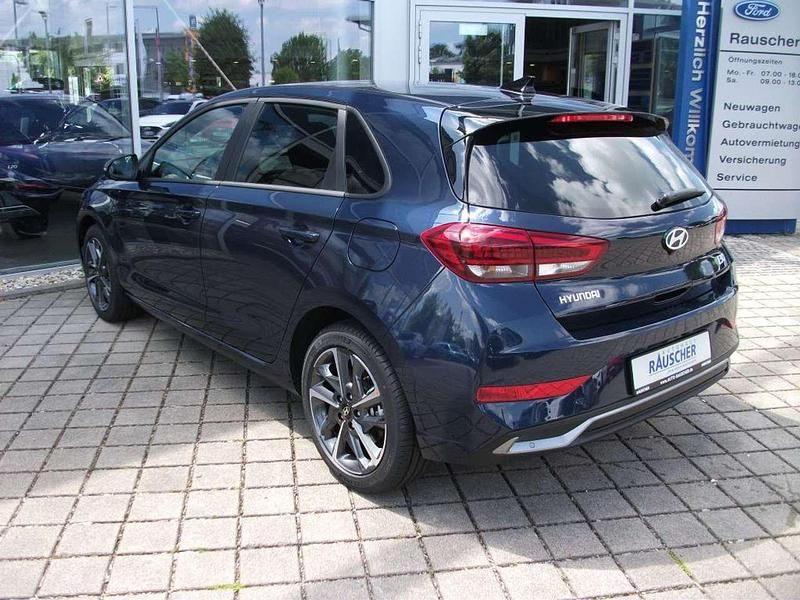 Gebraucht Hyundai i30 Advantage 101 PS (74 kW) 2024 Blau schwarz Limousine