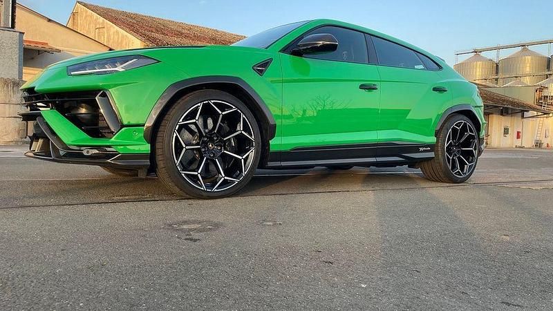 Gebraucht Lamborghini Urus 666 PS (489 kW) 2024 Grün SUV