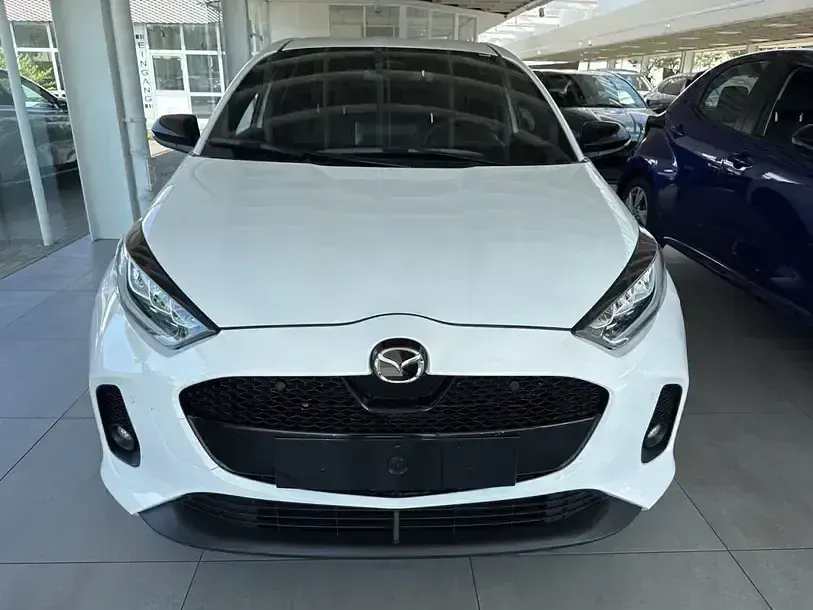 Neu Mazda 2 Homura-Line 116 PS (85 kW) 2026 Weiß Kleinwagen