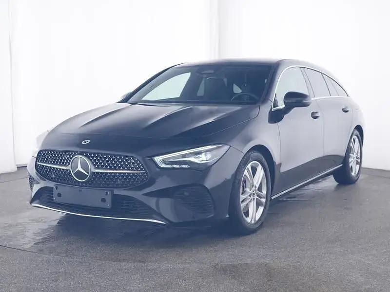 Schwarz Gebraucht 2024 Mercedes CLA180 Shooting Brake Progressive Kombi | 30.560 € (Fairer Preis) - Bild 1/4