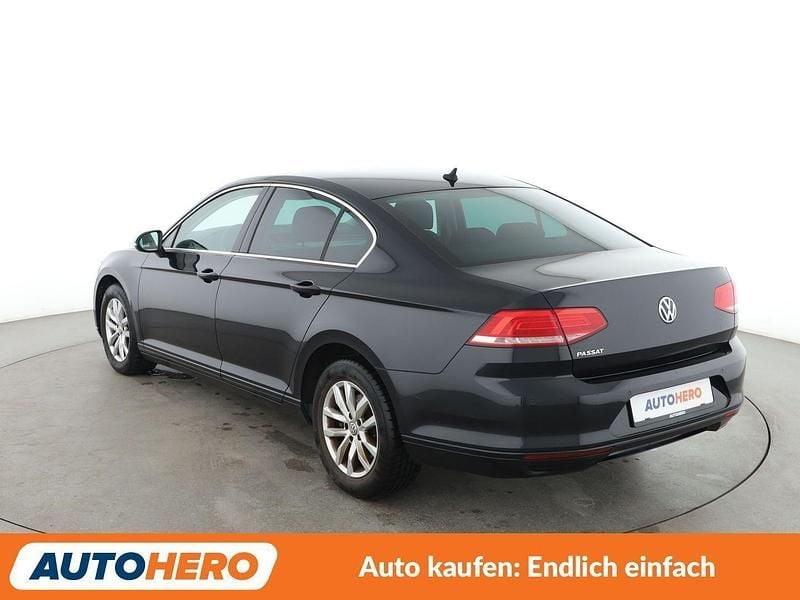 Gebraucht VW Passat Comfortline 150 PS (110 kW) 2015 Schwarz Limousine