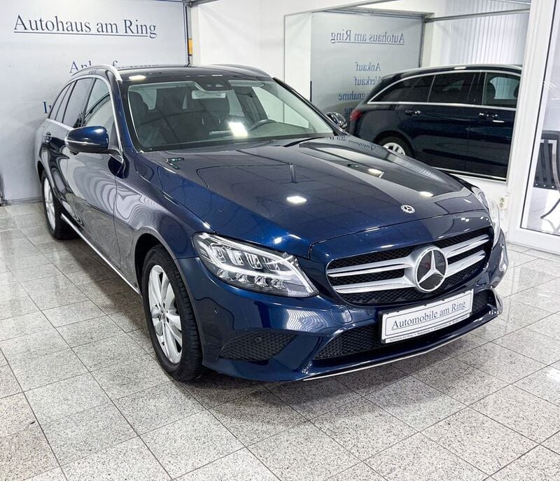 Cavansitblau metalliclack Gebraucht 2020 Mercedes C220 Avantgarde Kombi | 22.480 € (Superpreis) - Bild 1/4