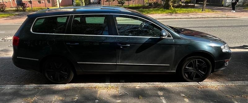 Usata VW Passat 105 CV (77 kW) 2007 Blu Station wagon