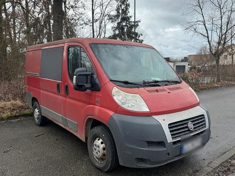 Gebraucht Fiat Ducato 115 PS (84 kW) 2011 Rot Van