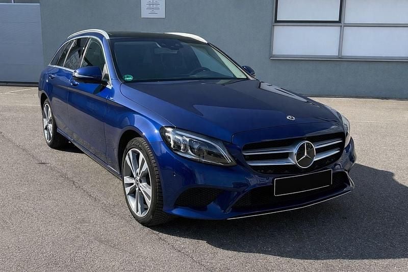 Gebraucht Mercedes C220 194 PS (142 kW) 2019 Blau Kombi