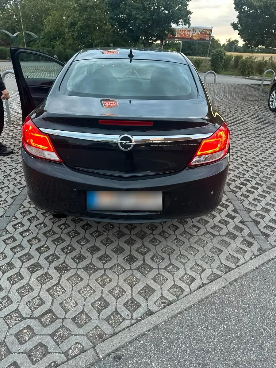 Gebraucht Opel Insignia 160 PS (117 kW) 2008 Schwarz Limousine