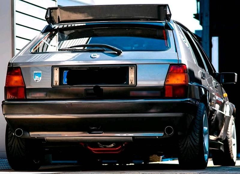Usata Lancia Delta 196 CV (144 kW) 1989 Grigio Utilitaria