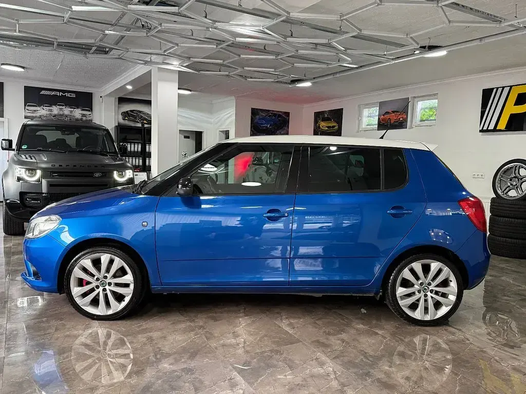 Gebraucht Skoda Fabia RS 179 PS (131 kW) 2010 Blau Limousine