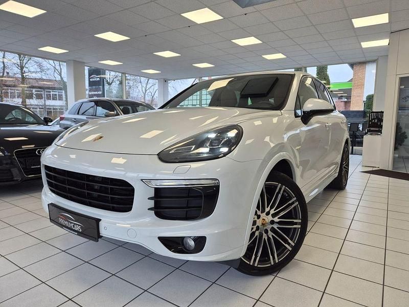 Weiß Gebraucht 2016 Porsche Cayenne S E-Hybrid SUV | 36.900 € (Teuer) - Bild 1/4