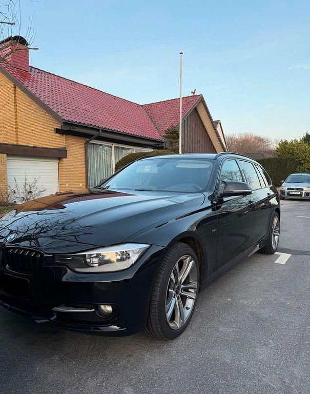 Schwarz Gebraucht 2014 BMW 316 Sport Line Kombi | 7.500 € (Fairer Preis) - Bild 1/4