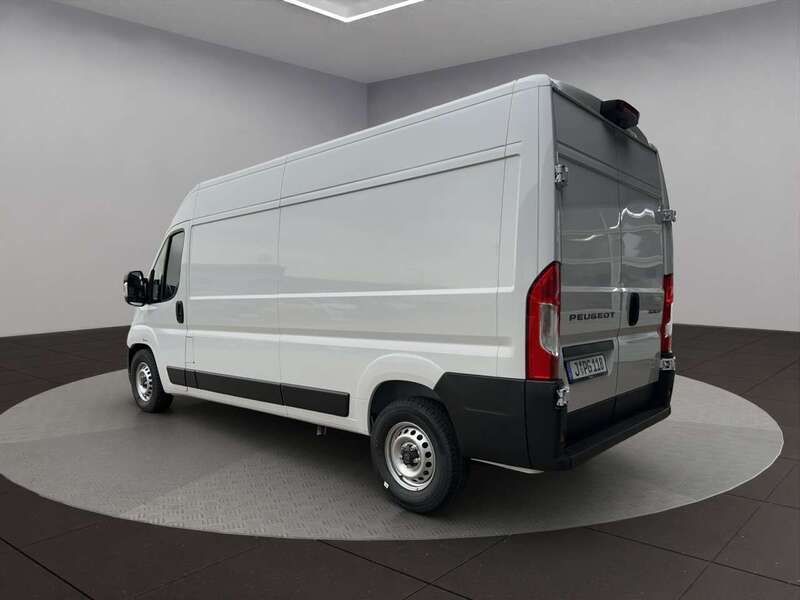 Gebraucht Peugeot Boxer 140 PS (102 kW) 2024 Lackierung weiss icy/typ ausse Van