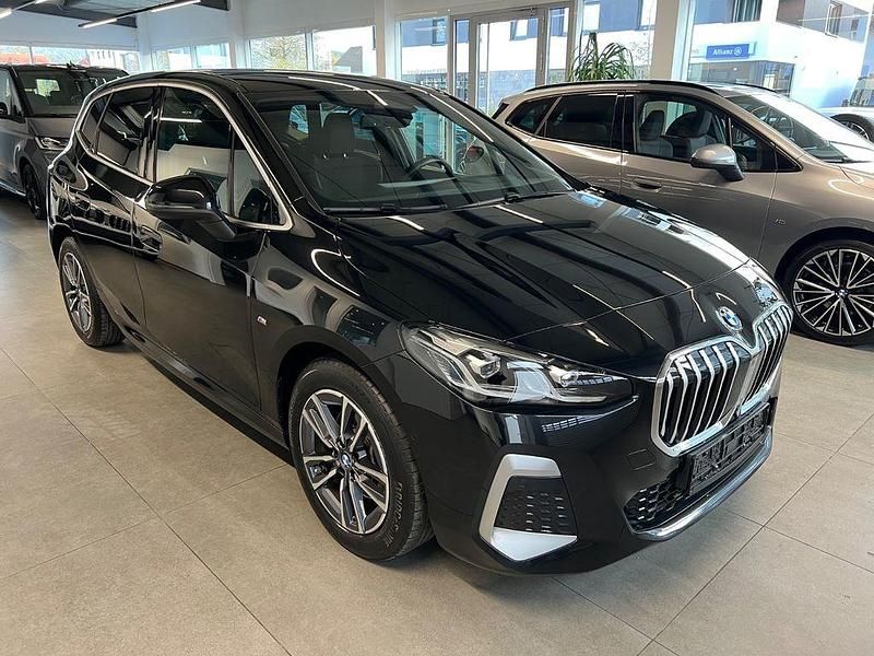 Schwarz Gebraucht 2024 BMW 218 Active Tourer M Sport Van / Kleinbus | 26.900 € (Fairer Preis) - Bild 1/4