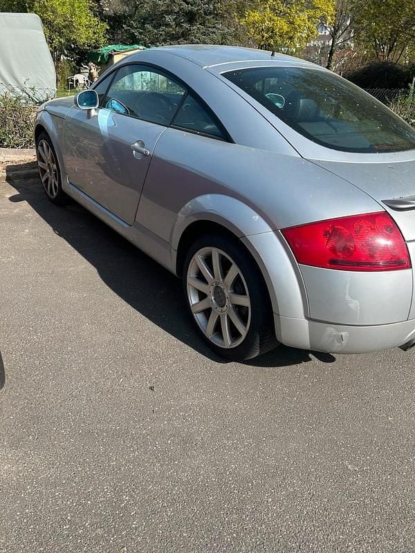 Second-hand Audi TT 180 CP (132 kW) 2002 Argintiu Coupe