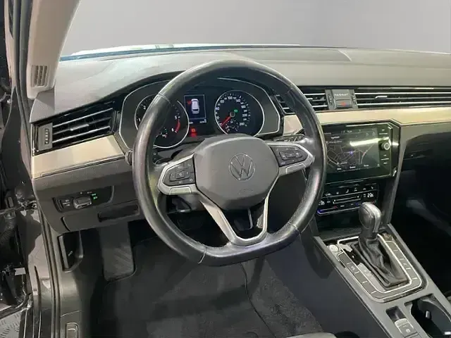 Gebraucht VW Passat Elegance 200 PS (147 kW) 2021 Mangangrau metallic (metallic) Kombi