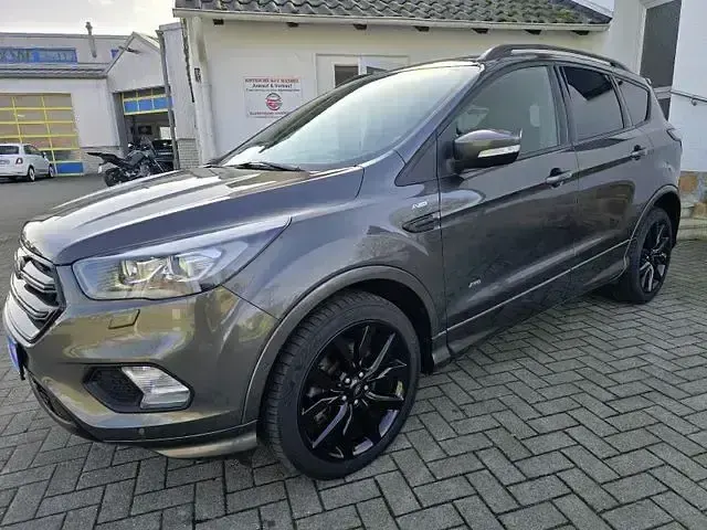 Gebraucht Ford Kuga ST-Line 179 PS (131 kW) 2017 Grau SUV