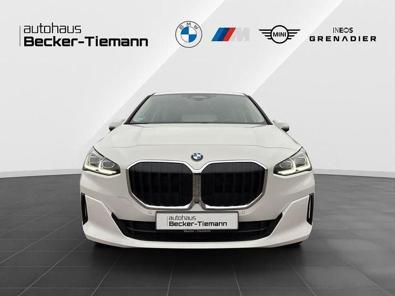 Gebraucht BMW 220 Active Tourer 156 PS (114 kW) 2025 Alpinweiß uni Van / Kleinbus