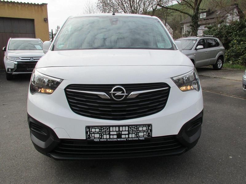 Gebraucht Opel Combo Edition 131 PS (96 kW) 2019 Weiß Van / Kleinbus