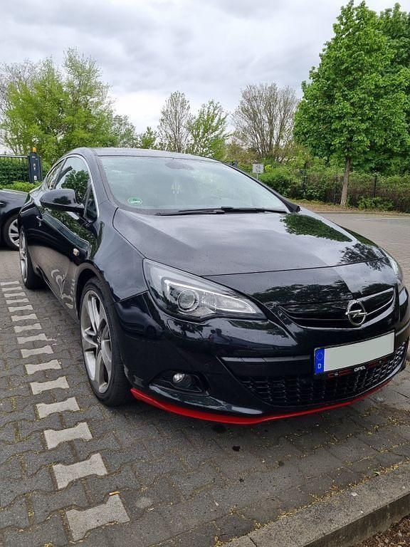 Schwarz Gebraucht 2013 Opel Astra GTC Sport Limousine | 4.950 € (Guter Preis) - Bild 1/4