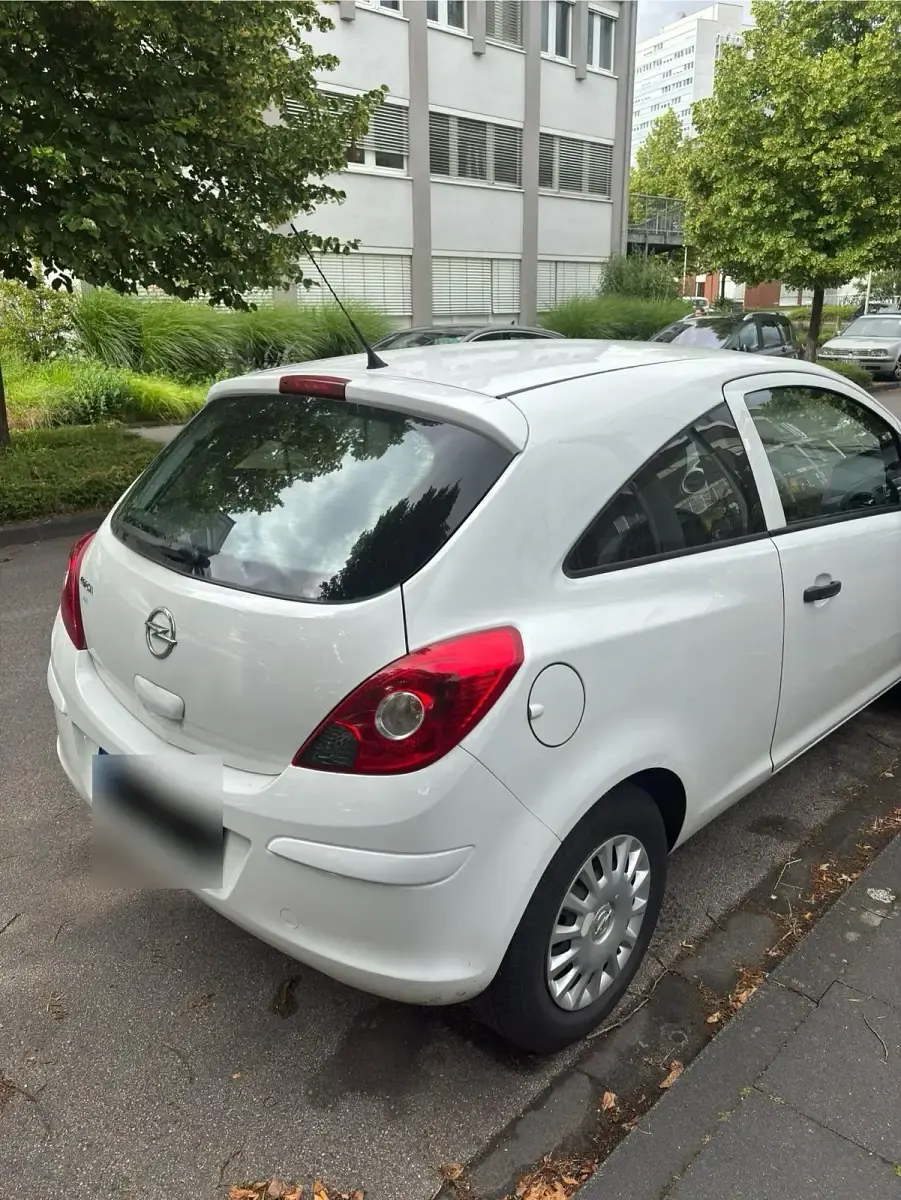 Gebraucht Opel Corsa 69 PS (50 kW) 2014 Weiß Kleinwagen