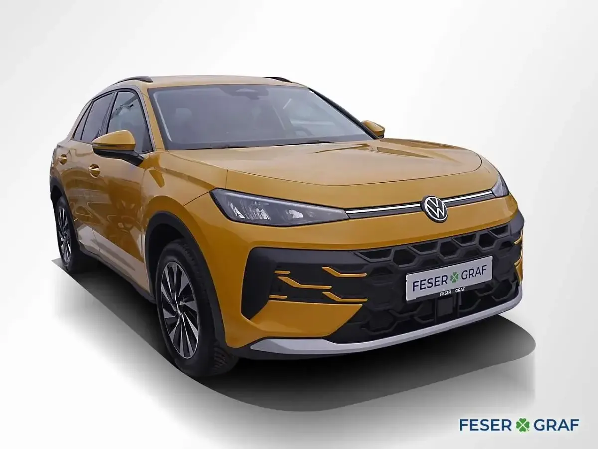 Gebraucht VW T-Roc Cabriolet Life 116 PS (85 kW) 2026 Canary yellow SUV