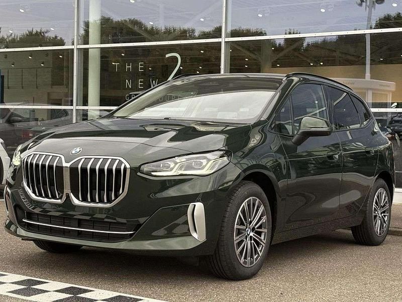 Neu BMW 218 136 PS (100 kW) 2025 Sanremo green Kombi