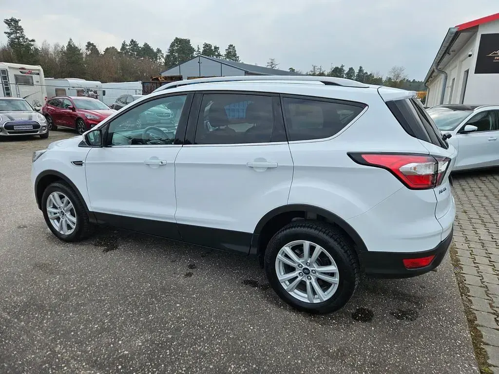 Używany Ford Kuga Cool & Connect 120 KM (88 kW) 2019 Biały SUV