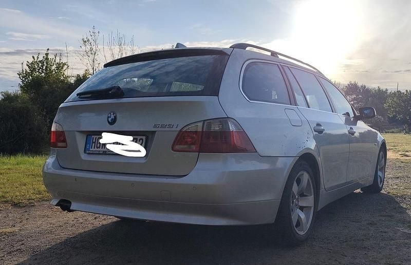 Gebraucht BMW 523 177 PS (130 kW) 2007 Silber Kombi