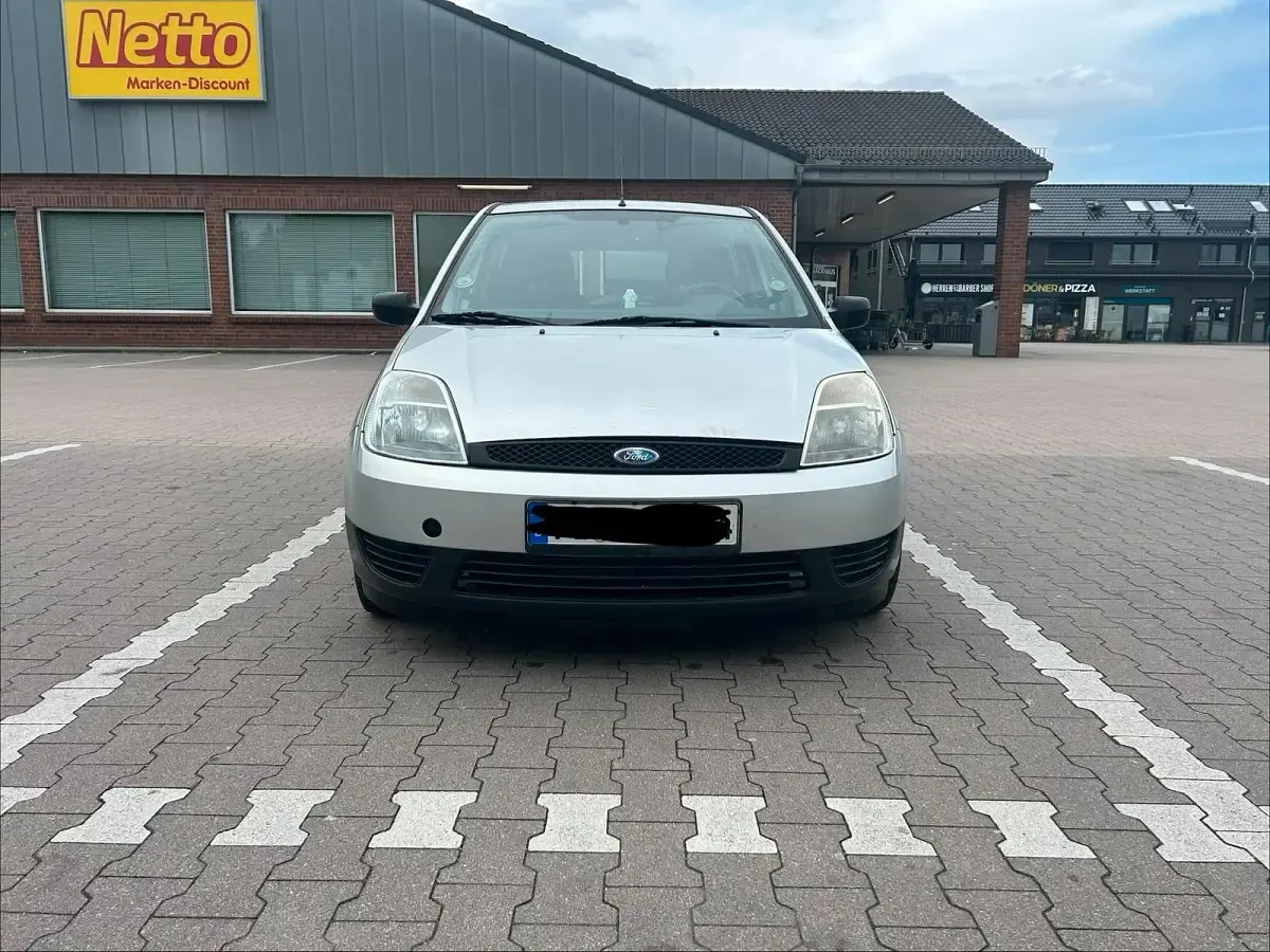 Gebraucht Ford Fiesta 2004 Silber Kleinwagen