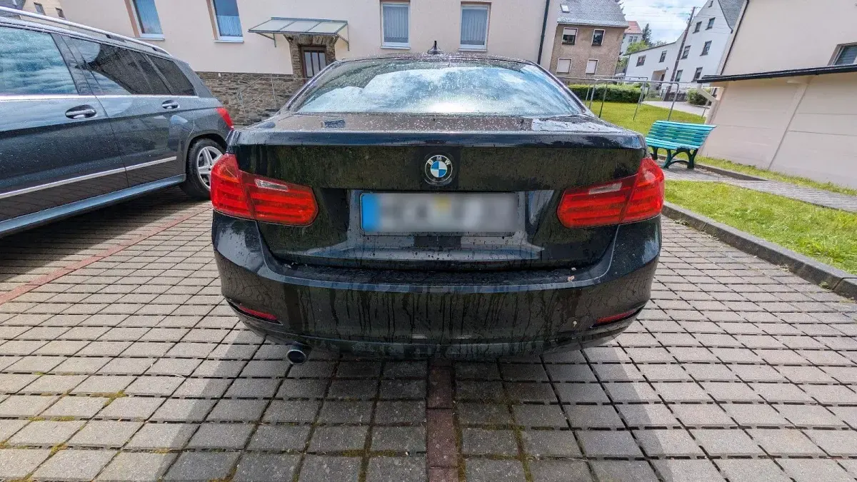 Gebraucht BMW 320 Performance 184 PS (135 kW) 2012 Schwarz Limousine