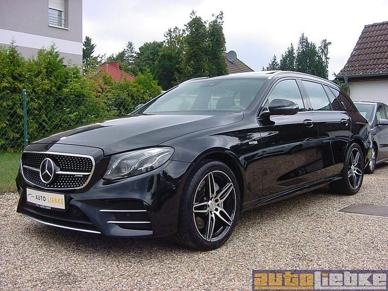 Obsidianschwarzmetallic Gebraucht 2017 Mercedes E43 AMG AMG Limousine | 32.790 € (Superpreis) - Bild 1/4