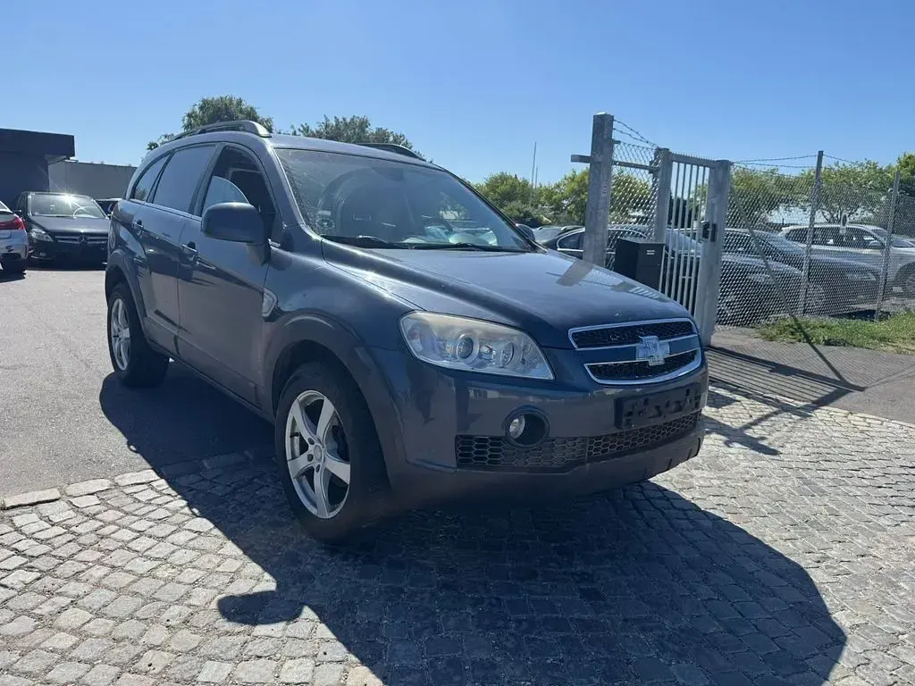 Gebraucht Chevrolet Captiva LT 150 PS (110 kW) 2009 Grau SUV