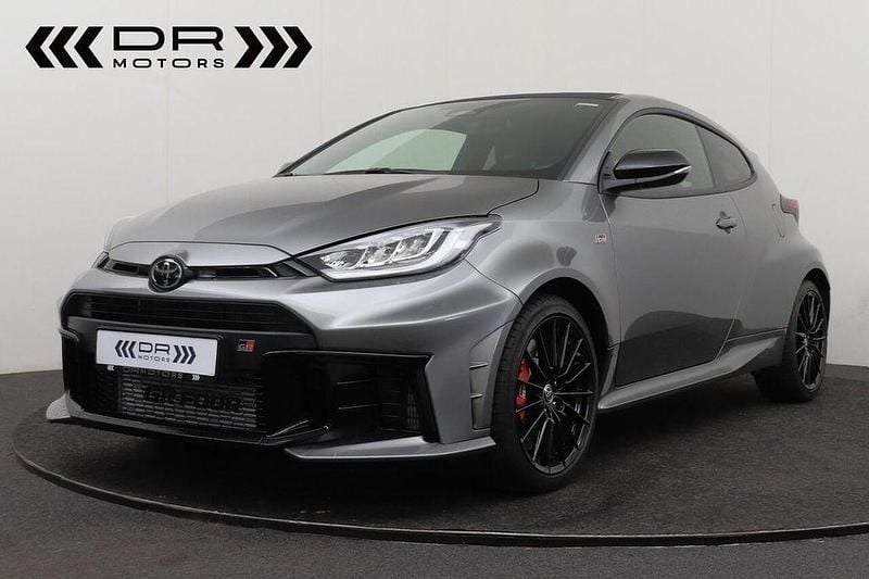 Grau Gebraucht 2024 Toyota Yaris | 44.995 € (Guter Preis) - Bild 1/4